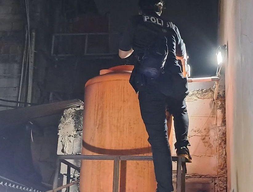 Geger! Mayat Pria Membusuk Ditemukan dalam Toren Air di Pondok Aren
