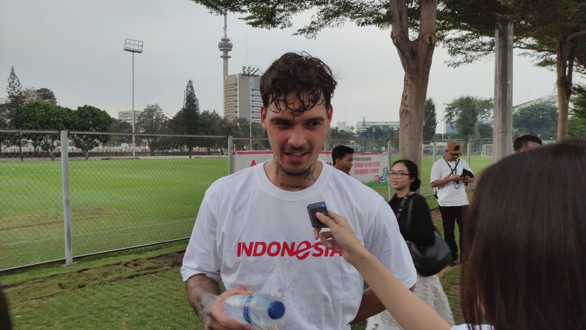 Klubnya Terdegradasi, Shayne Pattynama Belum Putuskan Masa Depan