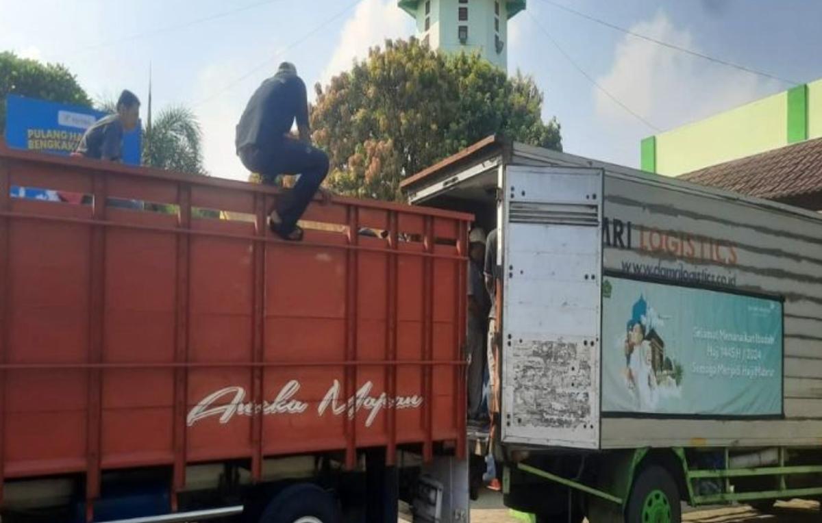Embarkasi Solo Mulai Terima Pasokan Air Zamzam