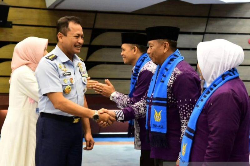 KSAU Lepas 302 Calon Haji dari Keluarga Besar TNI AU