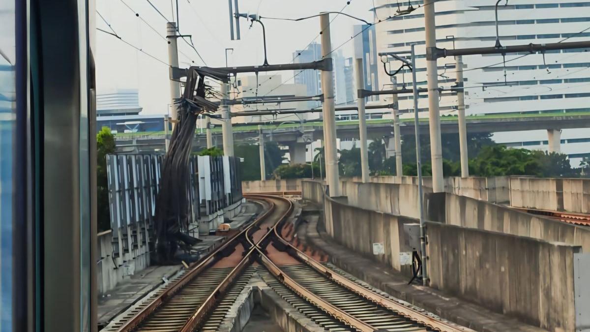 Hutama Karya Selidiki-Bersihkan Besi Jatuh di Jalur MRT Jakarta