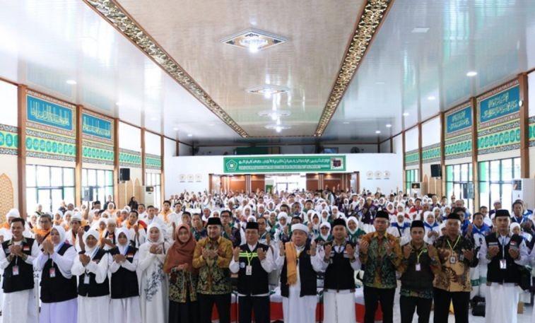 PPIH Banjarmasin Ungkap Jamaah Kloter 13 Sebanyak 4.160 Calon Haji Embarkasi Telah Berangkat ke Tanah Suci