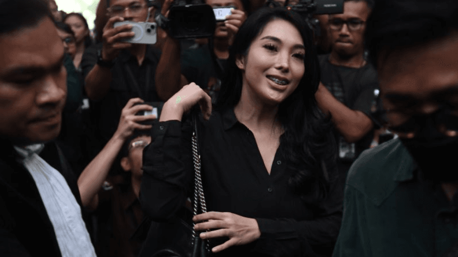 Cucu SYL Ngaku Beri Uang 500 Dolar AS Buat Pedangdut Nayunda