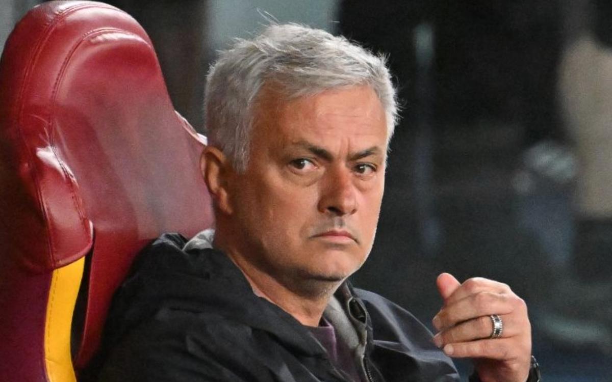 Mourinho Dikabarkan Sepakat Latih Klub Turki Fenerbahce