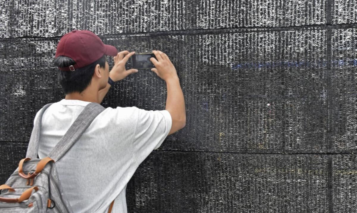 Temui Banyak Robekan, Kain Penutup Pemandangan Gunung Fuji Diganti dengan yang Lebih Kuat