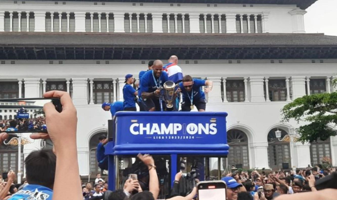 Bobotoh Diminta tidak Ganggu Mobil Pelat B