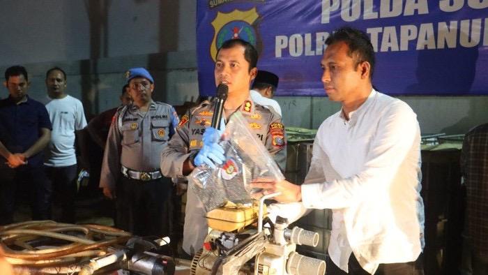Kades di Tapsel Timbun 10 Ton BBM Ilegal, Polisi Geledah Gudang Penyimpanan