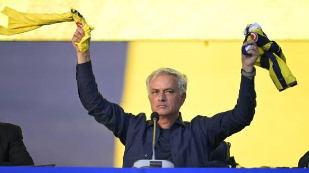 Mourinho Sepakat Latih Fenerbahce Berdurasi 2 Tahun