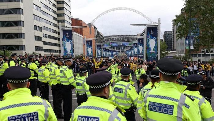 Supporter Paksa Masuk Stadion Tanpa Tiket di Final Liga Champions, Polisi Amankan 53 Orang