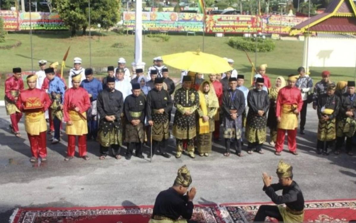 LAM Riau Anugerahkan Gelar Adat Datuk ke KASAL