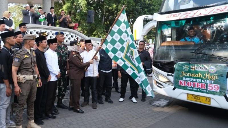 312 Jemaah Calon Haji Asal Gelombang Terakhir dari Garut Siap Diberangkatkan