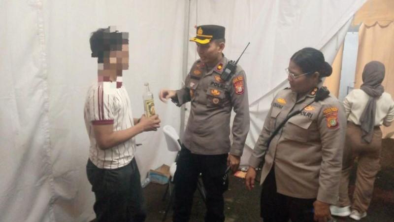 Polisi Bekuk 3 Pria Bawa Flare-Miras ke SUGBK saat Laga Indonesia vs Filipina Digelar