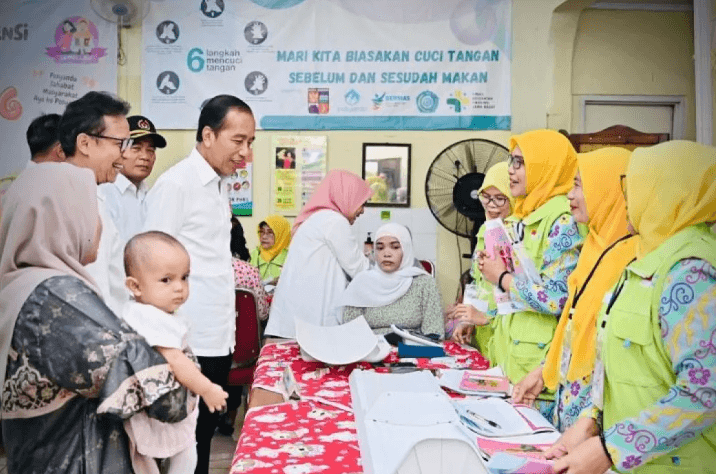 Tinjau Posyandu Kusumawijaya, Jokowi Puji Penanganan Stunting di Bogor