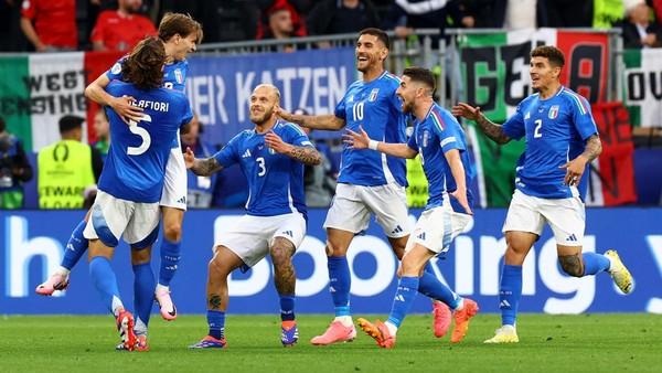 Diwarnai Gol Kilat, Italia Taklukkan Albania 2-1