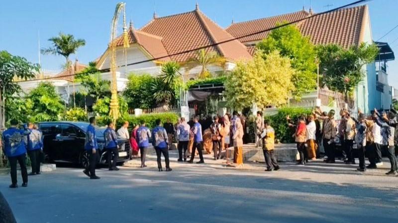 Anaknya Anwar Usman Menikah, Langsung Dihadiri Presiden Jokowi