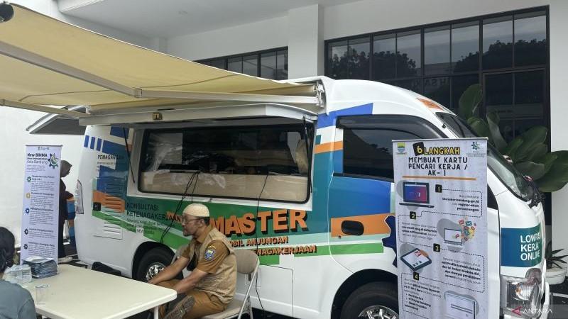 Permudah Pencari Kerja, Pemkot Bandung Luncurkan Mobil Master