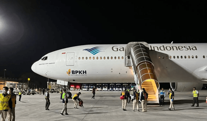 393 Jemaah Haji Kloter 4 Lombok Timur NTB Tiba di Tanah Air