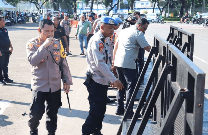Ribuan Personel Gabungan Diterjunkan Amankan Aksi di Patung Kuda dan Kemenkeu