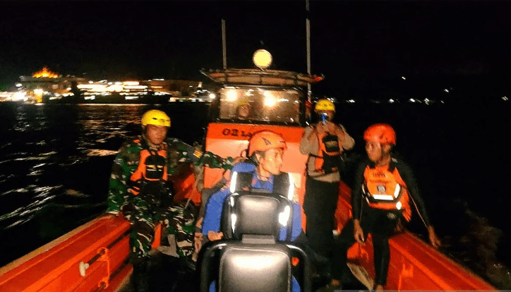 Tim SAR Temukan Penumpang Selamat usai Terjatuh dari KMP Virgo di Lampung