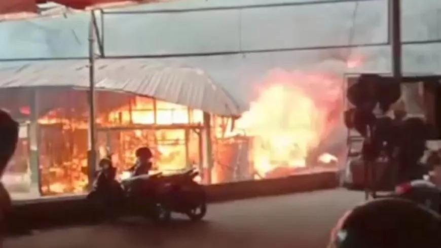 60 Los Pedagang Pasar TU Kemang Bogor Hangus Dilahap 'Si Jago Merah'