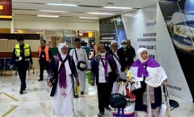 450 Haji Asal Gorontalo Tiba di Makassar Tanpa ke Asrama Haji