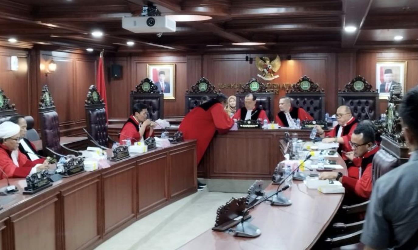 MKD Tegaskan Cuma 2 Orang Anggota DPR Dilaporkan Main Judi Online