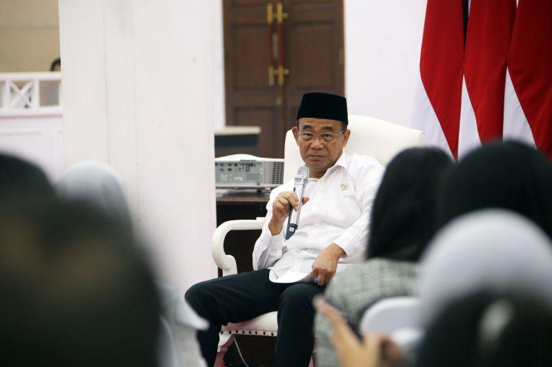 Menko PMK Tegaskan Bansos Tidak Lagi Diberikan dalam Bentuk Fisik