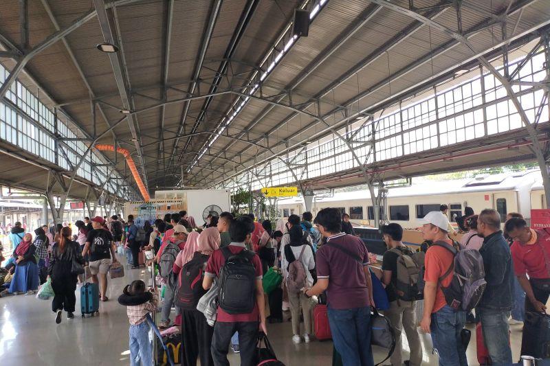 Penumpang KAI dari Jakarta Melonjak saat Liburan Sekolah