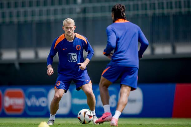 Fabrizio Romano: Matthijs De Light Berikan Lampu Hijau untuk Pindah ke Manchester United