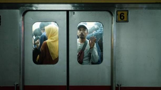 Commuter Line Tanah Abang-Rangkasbitung Kejebak Banjir di Jalur Stasiun Kebayoran-Pondok Ranji