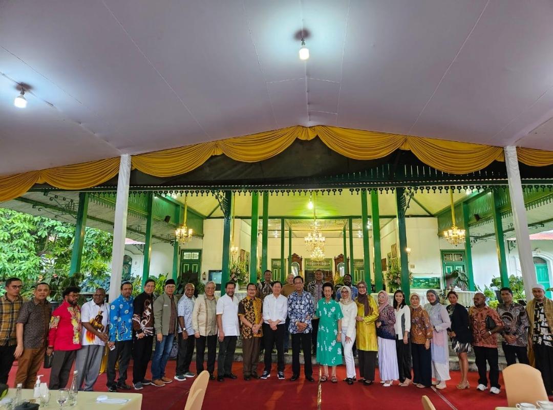 Menjelang Satu Suro, Sultan Bersama Rombongan DPD RI Dijamu Sultan Hamengku Buwono X