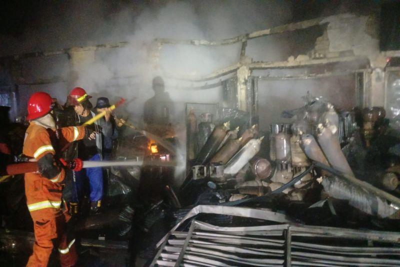 Kebakaran di Palangka Raya Hanguskan 12 Ruko, Kerugian Capai Ratusan Juta Rupiah