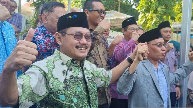 Unair Batal Pecat Prof Bus sebagai Dekan Fakultas Kedokteran