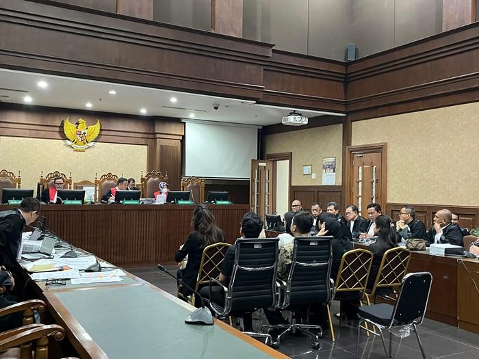 PH SYL: Jaksa Tidak Bisa Buktikan Pembayaran Biduan Nayunda Tak Sah