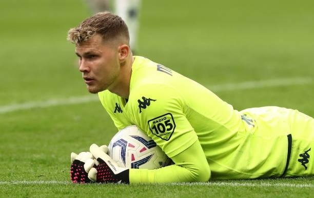 Inter Milan Resmi Boyong Kiper Josep Martinez