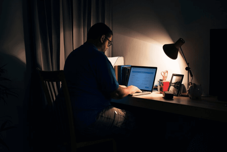 Studi: Bekerja di Malam Hari Bisa Tingkatkan Kognitif