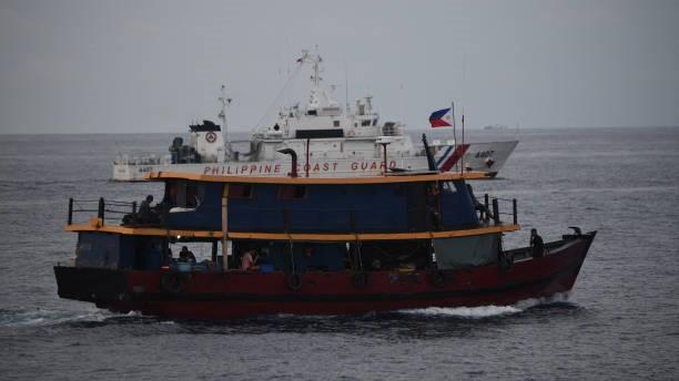 China Desak Filipina Pindahkan Kapal Perang di Laut China Selatan