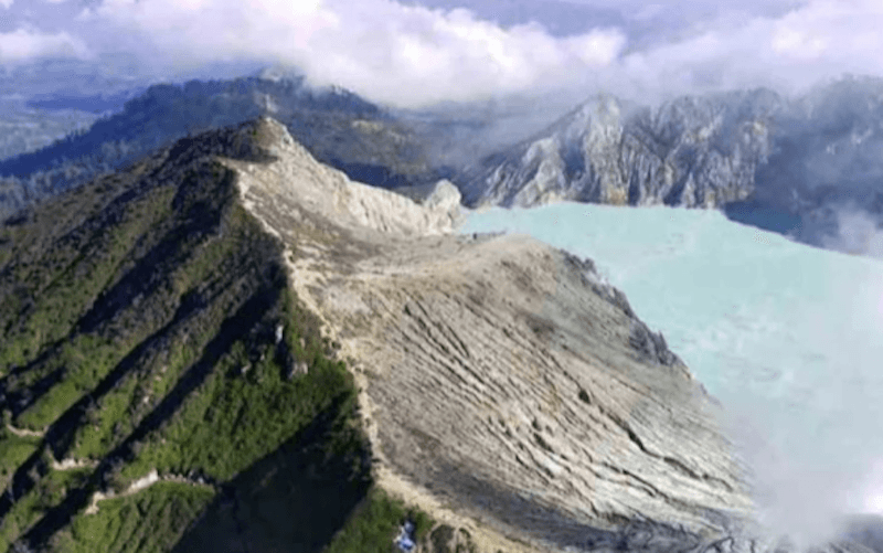 Terdeteksi Terjadi Gempa, Gunung Ijen di Jawa Timur Berstatus Waspada