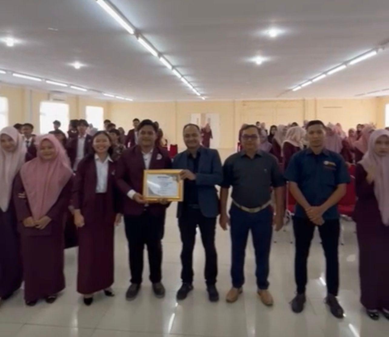 Fachrul Razi Kembangkan Aplikasi Digital untuk Mahasiswa Politeknik Kutaraja Banda Aceh
