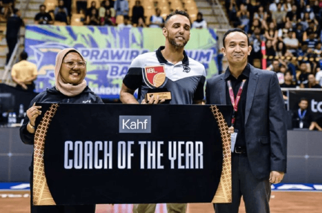 Catat Rekor Baru, David Singleton Berhasil Raih Penghargaan IBL Coach of The Year 4 Kali Berturut-Turut