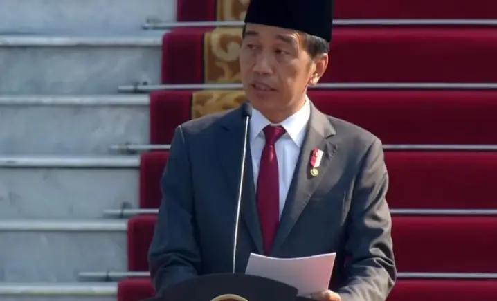 Jokowi Ingatkan Perwira Baru TNI-Polri soal Ancaman Perang Siber hingga Judi Online