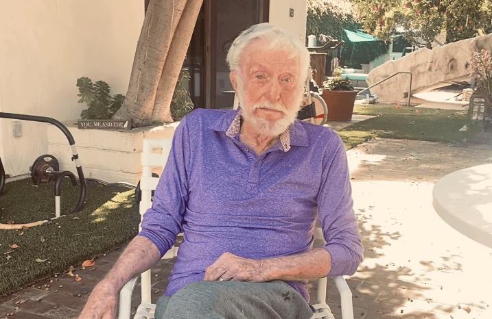 Aktor Hollywood Berusia 98 Tahun Ini Ungkap Rahasia Umur Panjang