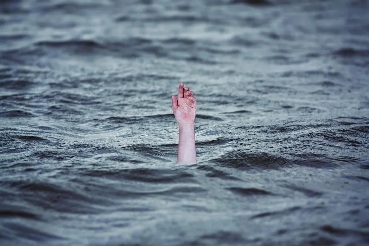 Lagi Main Pasir, Bocah 9 Tahun Hilang Tenggelam di Kali Ciliwung