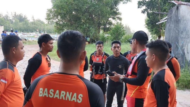 Tim SAR Kembali Cari Pilot Helikopter Jatuh di Belitung Tahun 2022