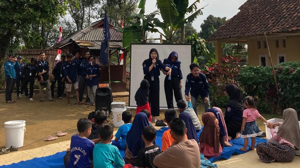 Kontribusi Nyata Mahasiswa HIMAPSTI UPI Purwakarta melalui SOSPRO di Desa Sumurugul