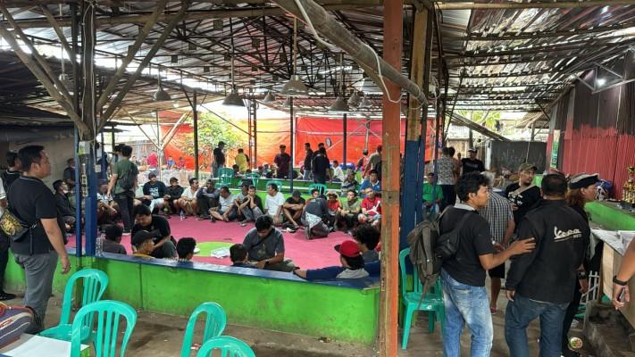 Penjudi Sabung Ayam di Bekasi Kocar-kacir Digerebek Polisi