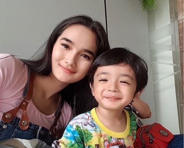 Belajar dari Pengalaman, Faby Marcelia Tak Mau Batasi Komunikasi Anak dengan Ayahnya