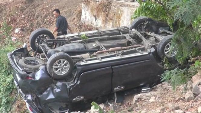 Usai Rapat di Pematang Silima Huta, Kades Tewas gegara Mobil Terjun ke Danau Toba