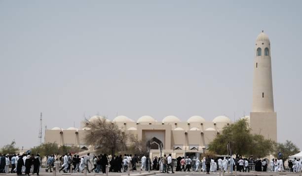 Ismail Haniyeh Disalatkan Ribuan Jemaah di Masjid Doha