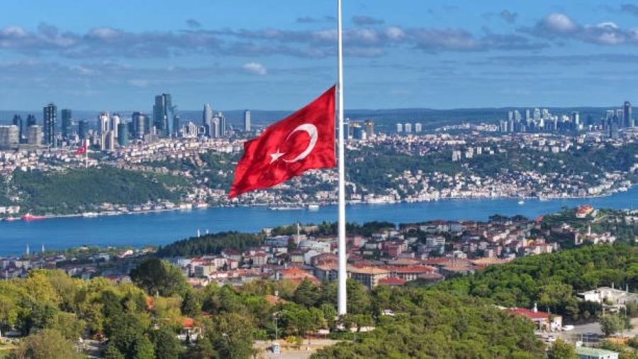 Pengibaran Bendera Setengah Tiang Turki Kenang Ismail Haniyeh Bikin Israel 'Baper'